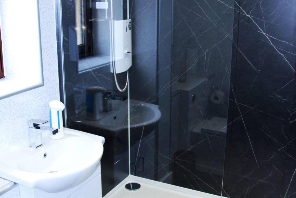 Premium Ground Floor Apartment, Near Fort William Town Centre Exterior foto